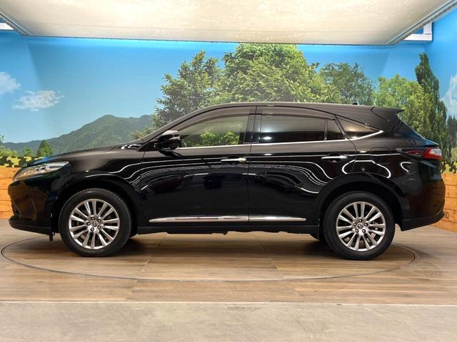 ハリアー プレミアム　メタル　アンド　レザーパッケージ　９インチナビ　サンルーフ　バックカメラ　プリクラッシュセーフティ　レーダークルーズ　黒革シート　パワーバックドア　シーケンシャルターン　シートヒーター　シートベンチェーション　純正１８インチアルミ（24枚目）