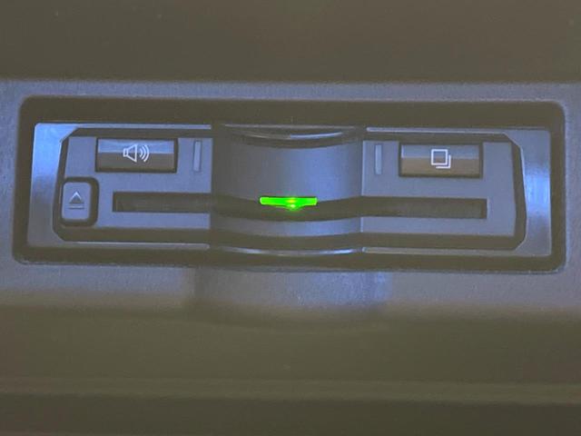 ハリアー プレミアム　メタル　アンド　レザーパッケージ　９インチナビ　サンルーフ　バックカメラ　プリクラッシュセーフティ　レーダークルーズ　黒革シート　パワーバックドア　シーケンシャルターン　シートヒーター　シートベンチェーション　純正１８インチアルミ（33枚目）