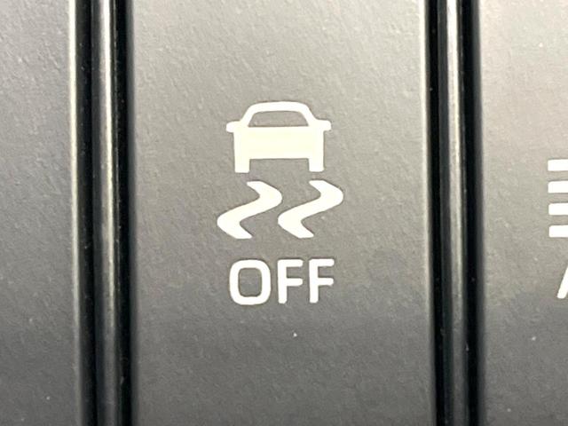 ハリアー プレミアム　メタル　アンド　レザーパッケージ　９インチナビ　サンルーフ　バックカメラ　プリクラッシュセーフティ　レーダークルーズ　黒革シート　パワーバックドア　シーケンシャルターン　シートヒーター　シートベンチェーション　純正１８インチアルミ（47枚目）