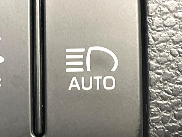 ハリアー プレミアム　メタル　アンド　レザーパッケージ　９インチナビ　サンルーフ　バックカメラ　プリクラッシュセーフティ　レーダークルーズ　黒革シート　パワーバックドア　シーケンシャルターン　シートヒーター　シートベンチェーション　純正１８インチアルミ（48枚目）