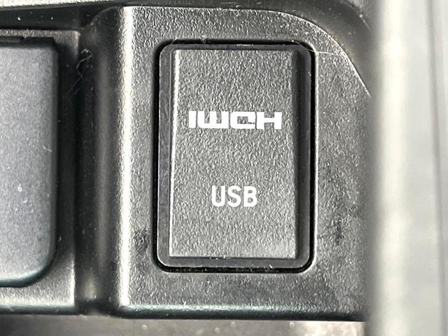 ハリアー プレミアム　メタル　アンド　レザーパッケージ　９インチナビ　サンルーフ　バックカメラ　プリクラッシュセーフティ　レーダークルーズ　黒革シート　パワーバックドア　シーケンシャルターン　シートヒーター　シートベンチェーション　純正１８インチアルミ（51枚目）