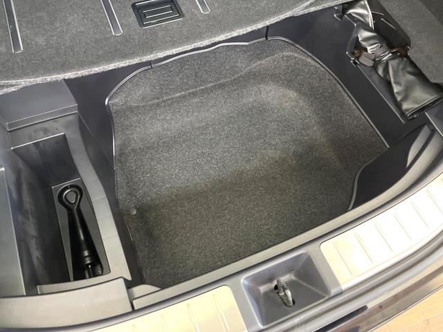 ハリアー プレミアム　メタル　アンド　レザーパッケージ　９インチナビ　サンルーフ　バックカメラ　プリクラッシュセーフティ　レーダークルーズ　黒革シート　パワーバックドア　シーケンシャルターン　シートヒーター　シートベンチェーション　純正１８インチアルミ（57枚目）