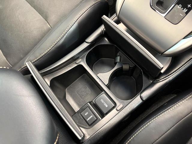 ハリアー プレミアム　メタル　アンド　レザーパッケージ　９インチナビ　サンルーフ　バックカメラ　プリクラッシュセーフティ　レーダークルーズ　黒革シート　パワーバックドア　シーケンシャルターン　シートヒーター　シートベンチェーション　純正１８インチアルミ（64枚目）