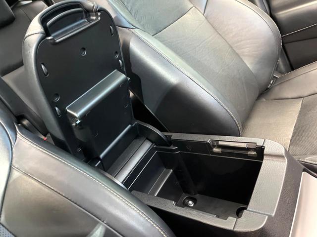 ハリアー プレミアム　メタル　アンド　レザーパッケージ　９インチナビ　サンルーフ　バックカメラ　プリクラッシュセーフティ　レーダークルーズ　黒革シート　パワーバックドア　シーケンシャルターン　シートヒーター　シートベンチェーション　純正１８インチアルミ（65枚目）