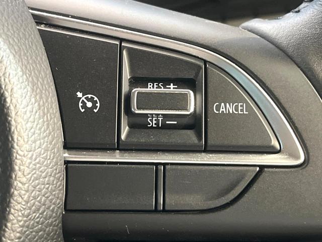 【クルーズコントロール】高速道路もラクラク走行。アクセルを離しても一定速度で走行ができ、長距離運転時の負担を軽減！加速・減速も簡単なスイッチ操作で調整できます。