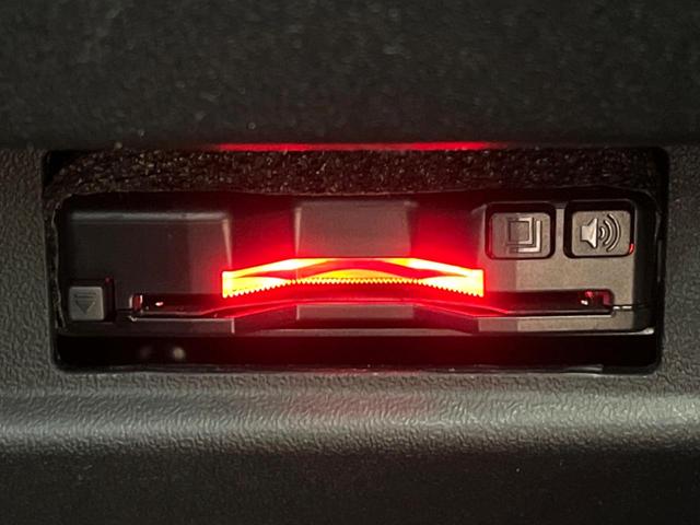 【ＥＴＣ】高速道路の料金所をストレスなく通過！話題のスポットやサービスエリアに多い「スマートＩＣ」利用時は必須のアイテムです。当店でセットアップを実施、ご納車当日からすぐにご利用いただけます！