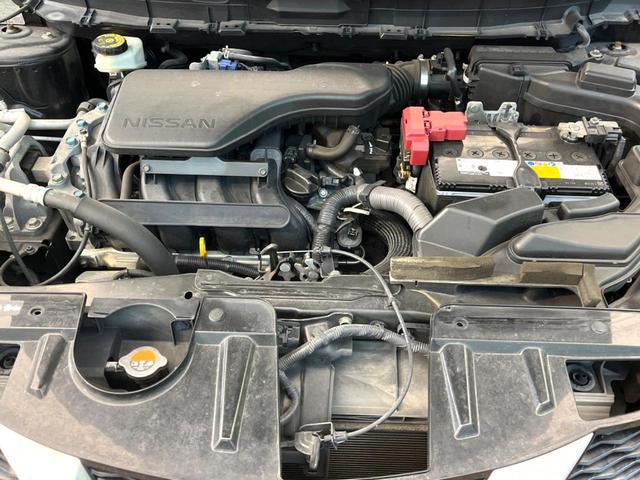 エクストレイル ２０Ｘ　エマージェンシーブレーキパッケージ　純正ＳＤナビ　バックカメラ　エマージェンシーブレーキ　コーナーセンサー　スマートキー　ＬＥＤヘッド　ルーフレール　ＥＴＣ　純正１７インチアルミ　車線逸脱警報　オートライト　デュアルエアコン（18枚目）