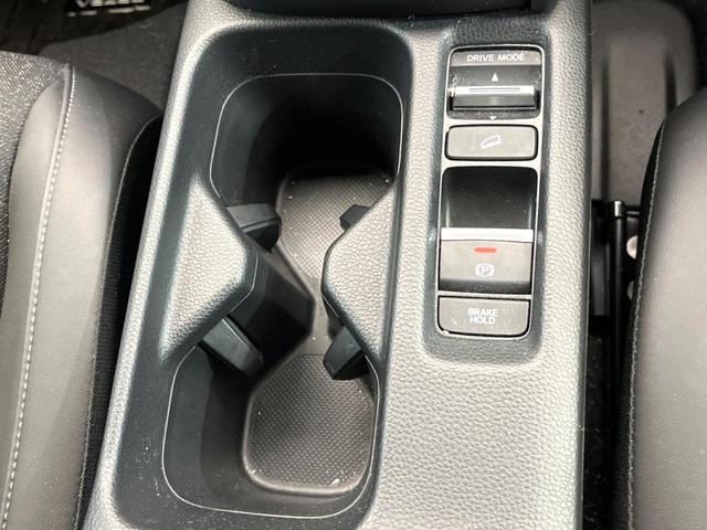 ヴェゼル ｅ：ＨＥＶ　Ｚ　メーカーナビ　ホンダセンシング　レーダークルーズ　ブラインドスポットモニター　バックカメラ　パワーバックドア　ＥＴＣ２．０　ハンドルヒーター　フルセグ　Ｂｌｕｅｔｏｏｔｈ　スマートキー　置くだけ充電（60枚目）