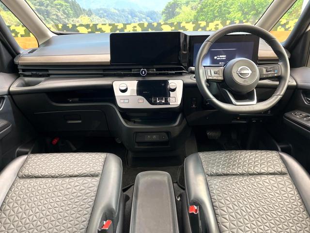 セレナ ｅ－パワー　ハイウェイスターＶ　禁煙車　メーカー純正１２．３インチナビ　全周囲カメラ　フリップダウンモニター　プロパイロット　防水シート　ブラインドスポットモニター　ＬＥＤヘッド　ＥＴＣ　ドラレコ　純正１６インチアルミ（2枚目）