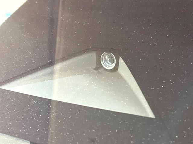 セレナ ｅ－パワー　ハイウェイスターＶ　禁煙車　メーカー純正１２．３インチナビ　全周囲カメラ　フリップダウンモニター　プロパイロット　防水シート　ブラインドスポットモニター　ＬＥＤヘッド　ＥＴＣ　ドラレコ　純正１６インチアルミ（7枚目）