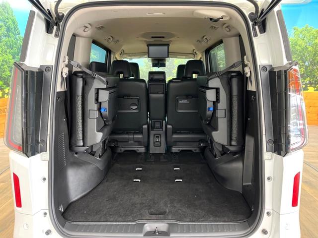 セレナ ｅ－パワー　ハイウェイスターＶ　禁煙車　メーカー純正１２．３インチナビ　全周囲カメラ　フリップダウンモニター　プロパイロット　防水シート　ブラインドスポットモニター　ＬＥＤヘッド　ＥＴＣ　ドラレコ　純正１６インチアルミ（11枚目）