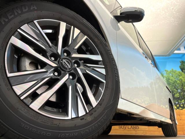 セレナ ｅ－パワー　ハイウェイスターＶ　禁煙車　メーカー純正１２．３インチナビ　全周囲カメラ　フリップダウンモニター　プロパイロット　防水シート　ブラインドスポットモニター　ＬＥＤヘッド　ＥＴＣ　ドラレコ　純正１６インチアルミ（14枚目）