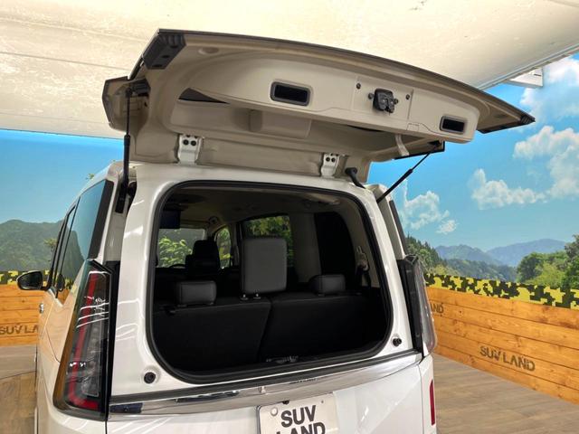 セレナ ｅ－パワー　ハイウェイスターＶ　禁煙車　メーカー純正１２．３インチナビ　全周囲カメラ　フリップダウンモニター　プロパイロット　防水シート　ブラインドスポットモニター　ＬＥＤヘッド　ＥＴＣ　ドラレコ　純正１６インチアルミ（28枚目）