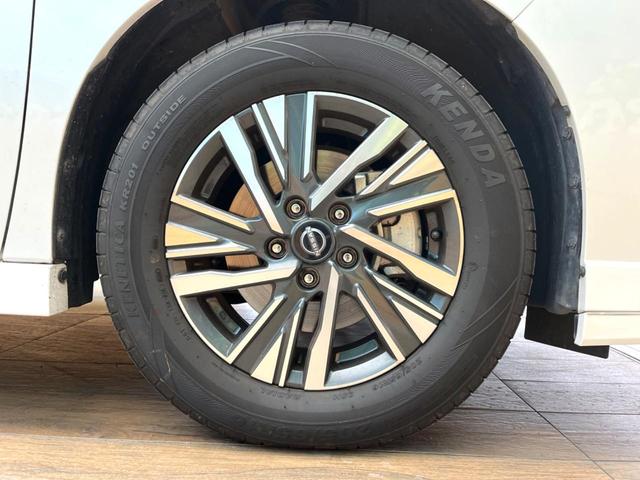 セレナ ｅ－パワー　ハイウェイスターＶ　禁煙車　メーカー純正１２．３インチナビ　全周囲カメラ　フリップダウンモニター　プロパイロット　防水シート　ブラインドスポットモニター　ＬＥＤヘッド　ＥＴＣ　ドラレコ　純正１６インチアルミ（31枚目）