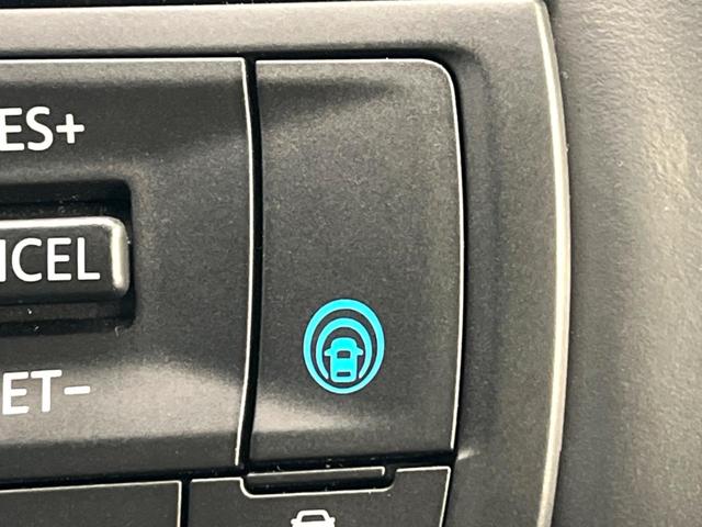 セレナ ｅ－パワー　ハイウェイスターＶ　禁煙車　メーカー純正１２．３インチナビ　全周囲カメラ　フリップダウンモニター　プロパイロット　防水シート　ブラインドスポットモニター　ＬＥＤヘッド　ＥＴＣ　ドラレコ　純正１６インチアルミ（43枚目）