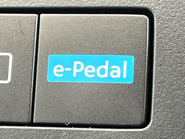 セレナ ｅ－パワー　ハイウェイスターＶ　禁煙車　メーカー純正１２．３インチナビ　全周囲カメラ　フリップダウンモニター　プロパイロット　防水シート　ブラインドスポットモニター　ＬＥＤヘッド　ＥＴＣ　ドラレコ　純正１６インチアルミ（57枚目）