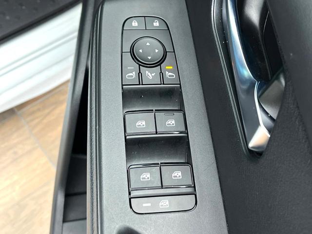 セレナ ｅ－パワー　ハイウェイスターＶ　禁煙車　メーカー純正１２．３インチナビ　全周囲カメラ　フリップダウンモニター　プロパイロット　防水シート　ブラインドスポットモニター　ＬＥＤヘッド　ＥＴＣ　ドラレコ　純正１６インチアルミ（74枚目）