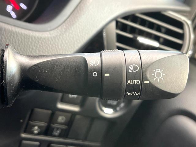 ヴォクシー ZS 煌III 純正8インチナビ バックカメラ フリップダウンモニター プリクラッシュセーフティ 両側電動スライドドア LEDヘッド ETC ドラレコ オートマチックハイビーム 純正16インチアルミ(45枚目)