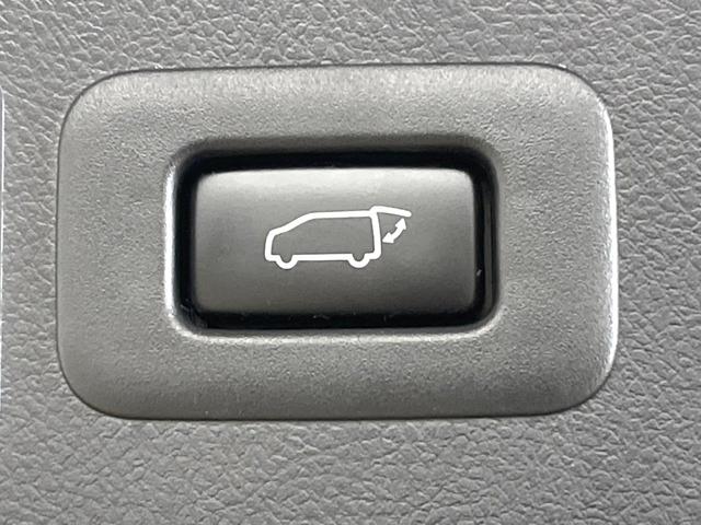 アルファード ２．５Ｓ　Ａパッケージ　タイプブラック　ＢＩＧＸ１１インチナビ　後席モニター　両側電動スライドドア　パワーバックドア　１００Ｖ電源　バックカメラ　電動パーキングブレーキ　クルコン　ＥＴＣ　クリアランスソナー７人乗り　純正１８インチアルミ（7枚目）