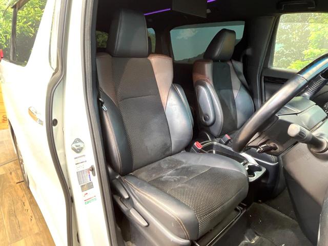 アルファード ２．５Ｓ　Ａパッケージ　タイプブラック　ＢＩＧＸ１１インチナビ　後席モニター　両側電動スライドドア　パワーバックドア　１００Ｖ電源　バックカメラ　電動パーキングブレーキ　クルコン　ＥＴＣ　クリアランスソナー７人乗り　純正１８インチアルミ（8枚目）