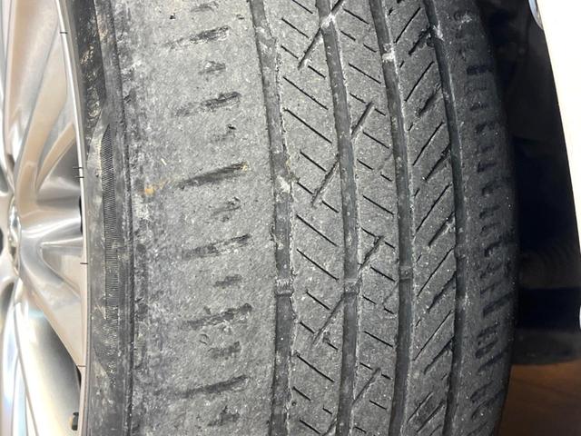 アルファード ２．５Ｓ　Ａパッケージ　タイプブラック　ＢＩＧＸ１１インチナビ　後席モニター　両側電動スライドドア　パワーバックドア　１００Ｖ電源　バックカメラ　電動パーキングブレーキ　クルコン　ＥＴＣ　クリアランスソナー７人乗り　純正１８インチアルミ（31枚目）