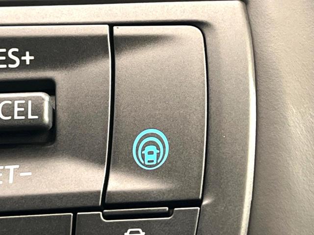 セレナ ハイウェイスターV 登録済未使用車 12.3型メーカーナビ 全周囲カメラ プロパイロット 衝突軽減 両側電動スライドドア 純正16インチアルミ ふらつき警報 LEDヘッド&フォグ パドルシフト スマートキー(62枚目)