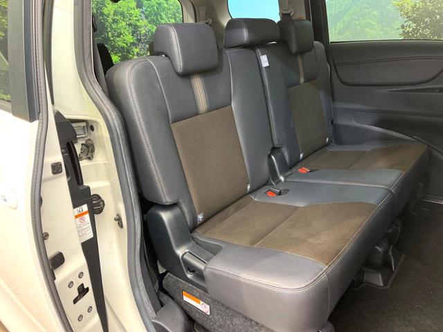 シエンタ G クエロ 純正ナビ 全周囲カメラ セーフティセンス 両側電動スライドドア シートヒーター 7人乗り オートマチックハイビーム レーンアシスト ETC ドラレコ ステアリングヒーター デジタルミラー スマートキー(9枚目)