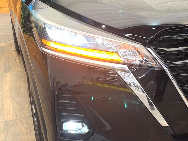 キックス X 全周囲カメラ インテリジェントエマージェンシーブレーキ レーダークルーズ ハーフレザーシート シートヒーター ドラレコ コーナーセンサー スマートキー LEDヘッド ETC 純正17インチアルミ(12枚目)