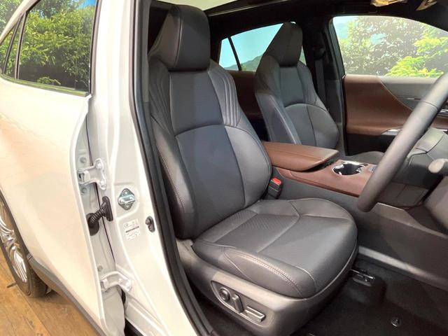 ハリアーハイブリッド Ｚ　レザーパッケージ　登録済未使用車　１２．３型メーカーナビ　全周囲カメラ　セーフティセンス　調光パノラマルーフ　ダブルファンクションランプ　純正１９インチアルミ　シートベンチレーション　電動リアゲート　ＥＴＣ２．０（8枚目）