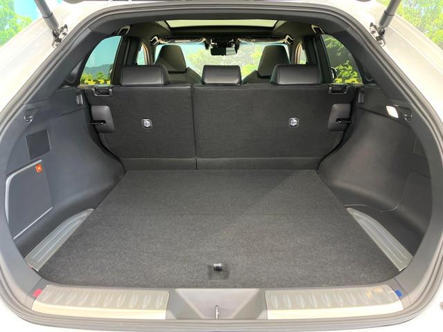 ハリアーハイブリッド Ｚ　レザーパッケージ　登録済未使用車　１２．３型メーカーナビ　全周囲カメラ　セーフティセンス　調光パノラマルーフ　ダブルファンクションランプ　純正１９インチアルミ　シートベンチレーション　電動リアゲート　ＥＴＣ２．０（10枚目）