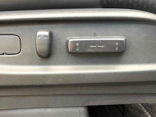 オデッセイハイブリッド ｅ：ＨＥＶアブソルート・ＥＸ　両側電動ドア　後席モニター　ホンダセンシング　レーダークルーズコントロール　電動リアゲート　コーナーセンサー　全周囲カメラ　ＥＴＣ２．０　ドラレコ　スマートキー　ＬＥＤヘッド　車線逸脱防止（40枚目）