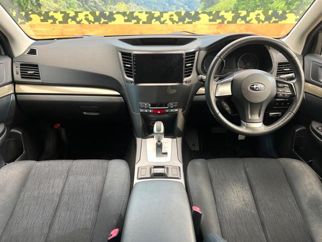 レガシィアウトバック ２．５ｉアイサイト　４ＷＤ　純正ＳＤナビ　バックカメラ　衝突被害軽減システム　レーダークルーズ　ドラレコ　スマートキー　ＨＩＤヘッド　ビルトインＥＴＣ　純正１７インチアルミ　車線逸脱警報　オートライト　デュアルエアコン（2枚目）