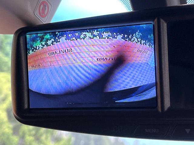 レガシィアウトバック ２．５ｉアイサイト　４ＷＤ　純正ＳＤナビ　バックカメラ　衝突被害軽減システム　レーダークルーズ　ドラレコ　スマートキー　ＨＩＤヘッド　ビルトインＥＴＣ　純正１７インチアルミ　車線逸脱警報　オートライト　デュアルエアコン（4枚目）