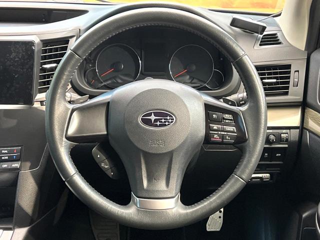 レガシィアウトバック ２．５ｉアイサイト　４ＷＤ　純正ＳＤナビ　バックカメラ　衝突被害軽減システム　レーダークルーズ　ドラレコ　スマートキー　ＨＩＤヘッド　ビルトインＥＴＣ　純正１７インチアルミ　車線逸脱警報　オートライト　デュアルエアコン（11枚目）
