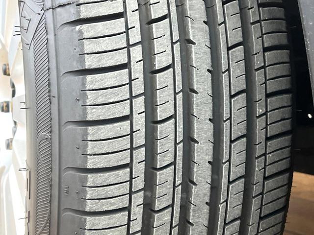 レガシィアウトバック ２．５ｉアイサイト　４ＷＤ　純正ＳＤナビ　バックカメラ　衝突被害軽減システム　レーダークルーズ　ドラレコ　スマートキー　ＨＩＤヘッド　ビルトインＥＴＣ　純正１７インチアルミ　車線逸脱警報　オートライト　デュアルエアコン（28枚目）