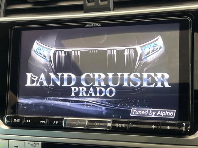 ランドクルーザープラド ＴＸ　４ＷＤ　サンルーフ　９インチナビ　バックカメラ　トヨタセーフティセンス　レーダークルーズ　コーナーセンサー　スマートキー　ＬＥＤヘッド　ビルトインＥＴＣ　純正１７インチアルミ　オートハイビーム（4枚目）