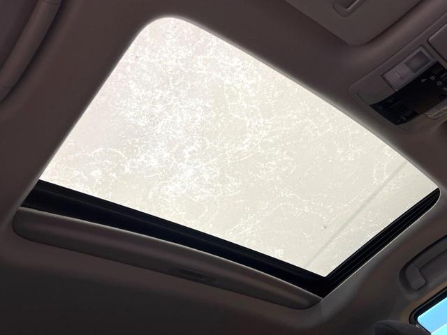 ランドクルーザープラド ＴＸ　４ＷＤ　サンルーフ　９インチナビ　バックカメラ　トヨタセーフティセンス　レーダークルーズ　コーナーセンサー　スマートキー　ＬＥＤヘッド　ビルトインＥＴＣ　純正１７インチアルミ　オートハイビーム（6枚目）