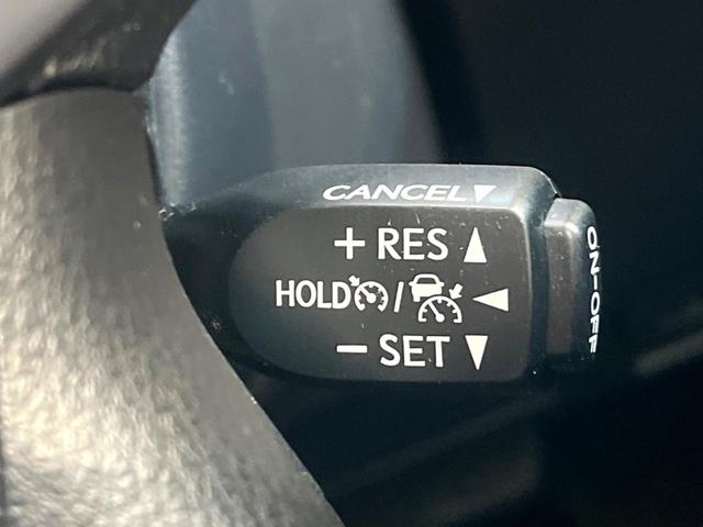 ランドクルーザープラド ＴＸ　４ＷＤ　サンルーフ　９インチナビ　バックカメラ　トヨタセーフティセンス　レーダークルーズ　コーナーセンサー　スマートキー　ＬＥＤヘッド　ビルトインＥＴＣ　純正１７インチアルミ　オートハイビーム（7枚目）