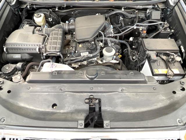 ランドクルーザープラド ＴＸ　４ＷＤ　サンルーフ　９インチナビ　バックカメラ　トヨタセーフティセンス　レーダークルーズ　コーナーセンサー　スマートキー　ＬＥＤヘッド　ビルトインＥＴＣ　純正１７インチアルミ　オートハイビーム（18枚目）