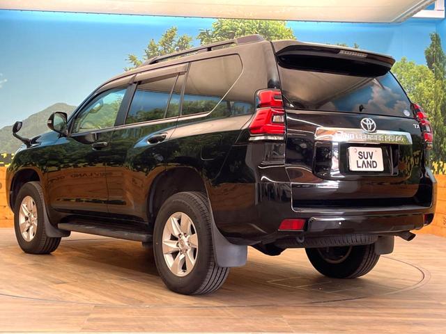 ランドクルーザープラド ＴＸ　４ＷＤ　サンルーフ　９インチナビ　バックカメラ　トヨタセーフティセンス　レーダークルーズ　コーナーセンサー　スマートキー　ＬＥＤヘッド　ビルトインＥＴＣ　純正１７インチアルミ　オートハイビーム（24枚目）