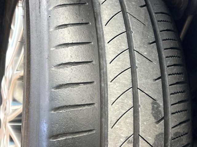 ヴォクシー ハイブリッドＺＳ　煌ＩＩ　両側電動ドア　純正ナビ　バックカメラ　衝突軽減システム　クルーズコントロール　ドラレコ　ビルトインＥＴＣ　デュアルエアコン　スマートキー　ＬＥＤヘッド　車線逸脱警報　オートライト　リアエアコン（29枚目）