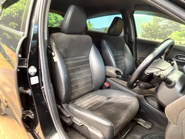 ヴェゼル ハイブリッドＲＳ・ホンダセンシング　純正ＳＤナビ　バックカメラ　衝突被害軽減システム　禁煙車　ハーフレザーシート　スマートキー　ＬＥＤヘッド　ビルトインＥＴＣ　純正１８インチアルミ　車線逸脱警報　オートライト　デュアルエアコン（8枚目）