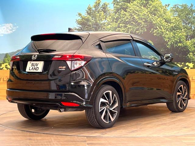 ヴェゼル ハイブリッドＲＳ・ホンダセンシング　純正ＳＤナビ　バックカメラ　衝突被害軽減システム　禁煙車　ハーフレザーシート　スマートキー　ＬＥＤヘッド　ビルトインＥＴＣ　純正１８インチアルミ　車線逸脱警報　オートライト　デュアルエアコン（17枚目）