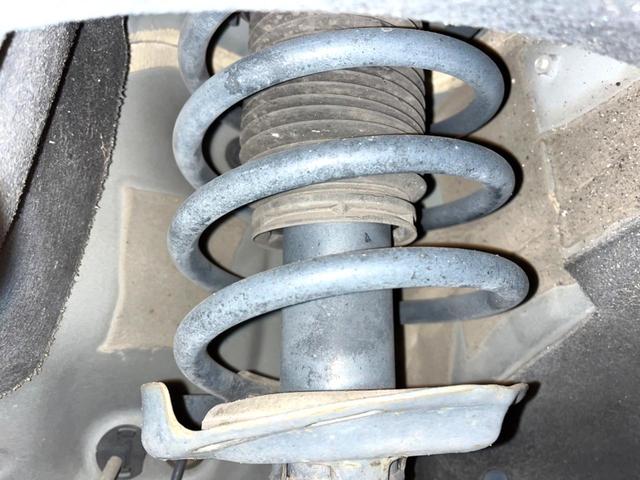 ヴェゼル ハイブリッドＲＳ・ホンダセンシング　純正ＳＤナビ　バックカメラ　衝突被害軽減システム　禁煙車　ハーフレザーシート　スマートキー　ＬＥＤヘッド　ビルトインＥＴＣ　純正１８インチアルミ　車線逸脱警報　オートライト　デュアルエアコン（20枚目）