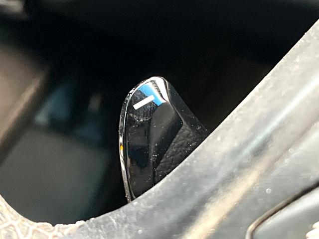 ヴェゼル ハイブリッドＲＳ・ホンダセンシング　純正ＳＤナビ　バックカメラ　衝突被害軽減システム　禁煙車　ハーフレザーシート　スマートキー　ＬＥＤヘッド　ビルトインＥＴＣ　純正１８インチアルミ　車線逸脱警報　オートライト　デュアルエアコン（27枚目）