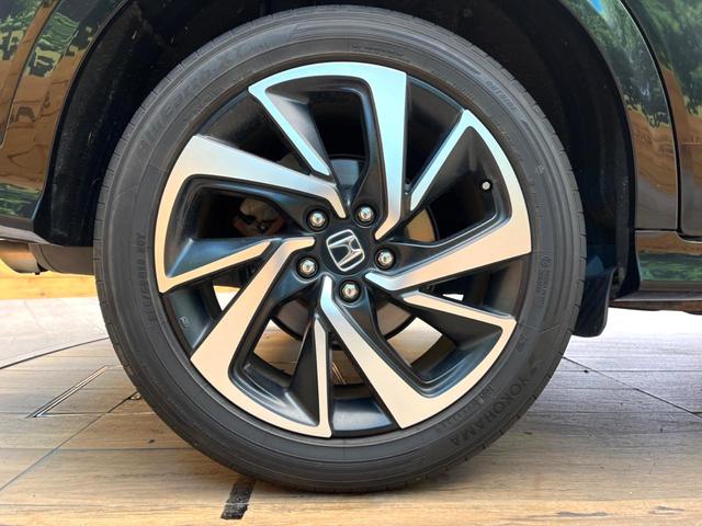 ヴェゼル ハイブリッドＲＳ・ホンダセンシング　純正ＳＤナビ　バックカメラ　衝突被害軽減システム　禁煙車　ハーフレザーシート　スマートキー　ＬＥＤヘッド　ビルトインＥＴＣ　純正１８インチアルミ　車線逸脱警報　オートライト　デュアルエアコン（32枚目）