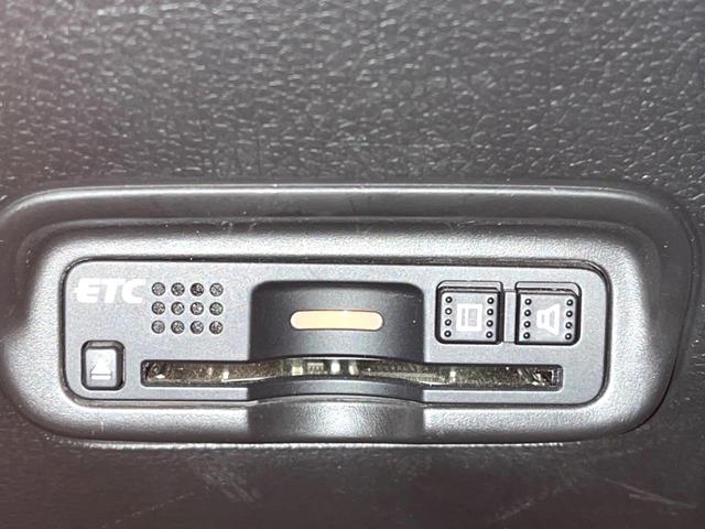 ヴェゼル ハイブリッドＲＳ・ホンダセンシング　純正ＳＤナビ　バックカメラ　衝突被害軽減システム　禁煙車　ハーフレザーシート　スマートキー　ＬＥＤヘッド　ビルトインＥＴＣ　純正１８インチアルミ　車線逸脱警報　オートライト　デュアルエアコン（35枚目）