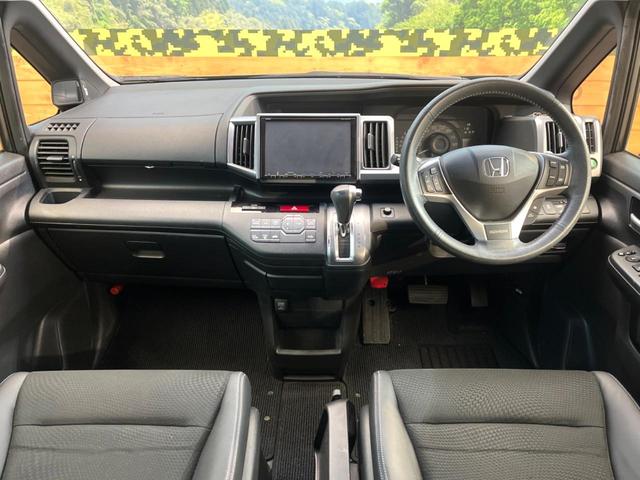 ステップワゴンスパーダ Ｚ　クールスピリット　禁煙車　両側電動ドア　純正ＳＤナビ　後席モニター　バックカメラ　　ハーフレザーシート　スマートキー　ＨＩＤヘッド　ビルトインＥＴＣ　クルコン　純正１７インチアルミ　オートライト　オートエアコン（2枚目）