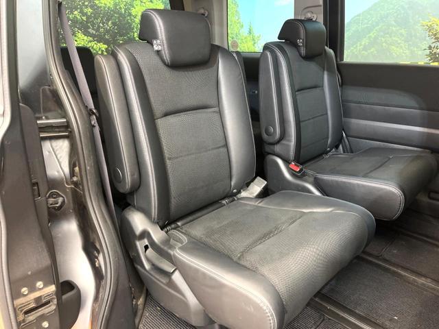 ステップワゴンスパーダ Ｚ　クールスピリット　禁煙車　両側電動ドア　純正ＳＤナビ　後席モニター　バックカメラ　　ハーフレザーシート　スマートキー　ＨＩＤヘッド　ビルトインＥＴＣ　クルコン　純正１７インチアルミ　オートライト　オートエアコン（9枚目）