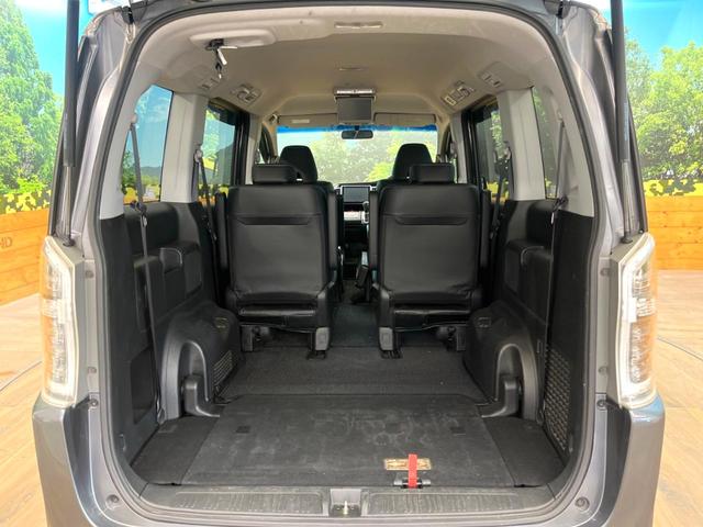 ステップワゴンスパーダ Ｚ　クールスピリット　禁煙車　両側電動ドア　純正ＳＤナビ　後席モニター　バックカメラ　　ハーフレザーシート　スマートキー　ＨＩＤヘッド　ビルトインＥＴＣ　クルコン　純正１７インチアルミ　オートライト　オートエアコン（11枚目）